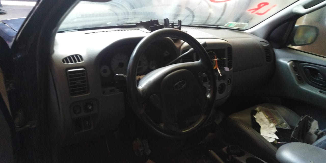  Ford ESCAPE 2003    EN DESARME